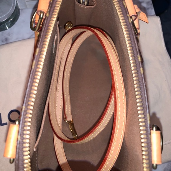 ❤️SOLD ❤️ Louis Vuitton Alma BB Crossbody - Picture 3 of 8